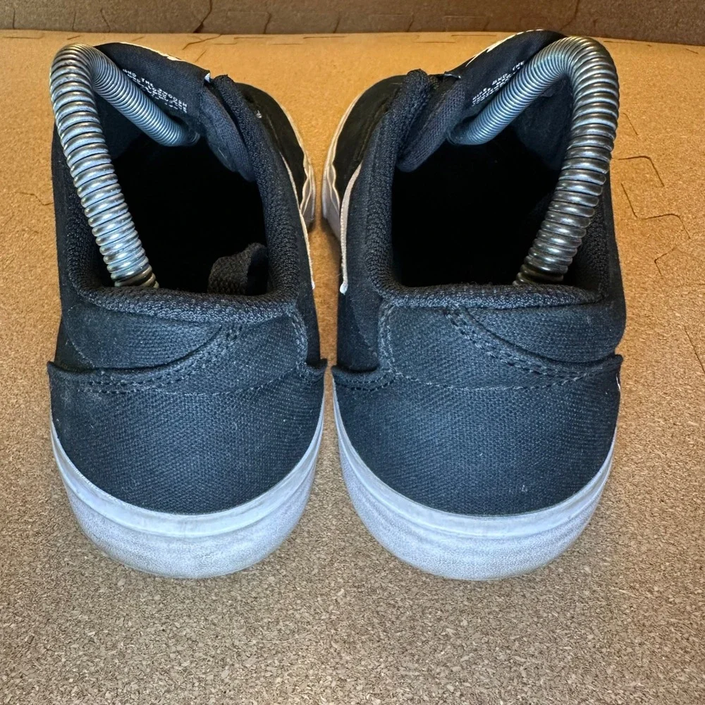 Nike SB Charge Canvas Mens 7.5 Black White Skate Shoes CD6279-002